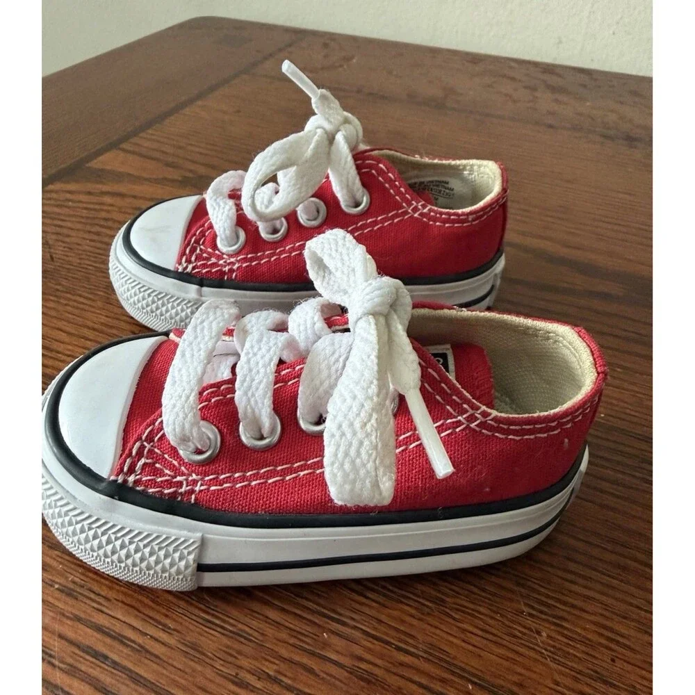 Converse Kids' Chuck Taylor All Star Low Top, Red, 2 Baby Shoes MINT